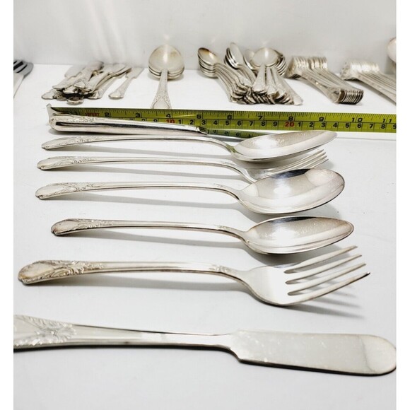 WM Rogers Silverware Flatware Set Of 80 Pieces With Harmony House Case - Picture 1 of 12